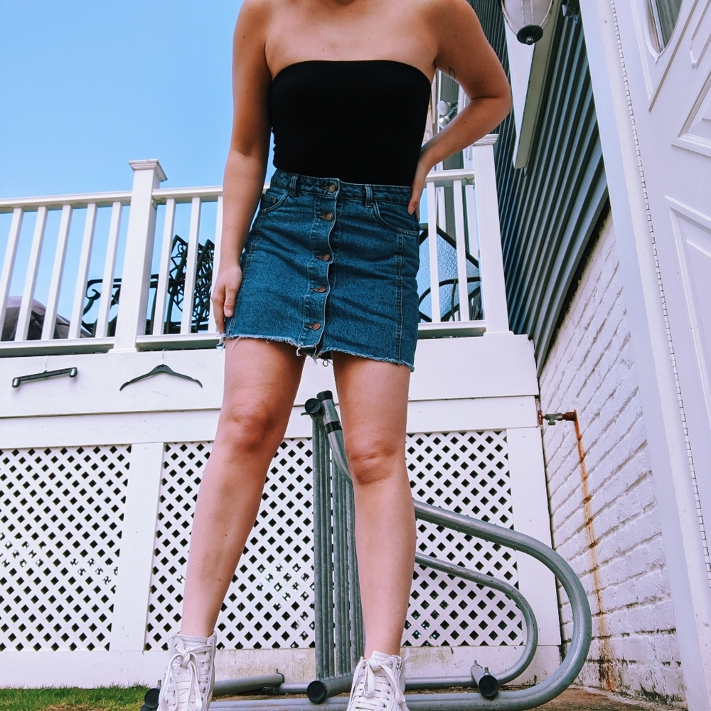 Button down cut off jean skirt - Picture 1 of 3